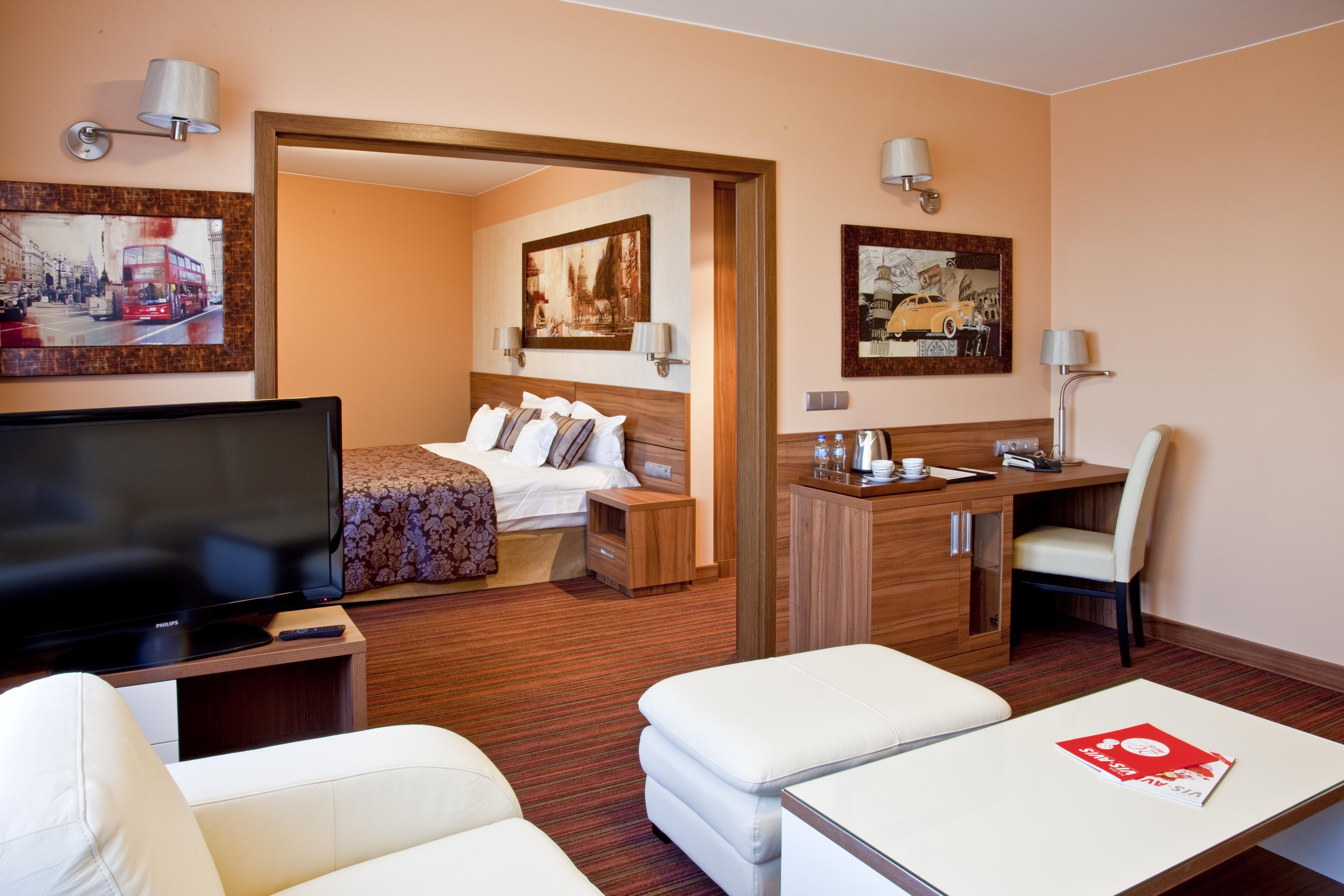 Haston City Hotel — Fotos 1